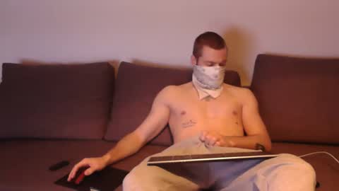 wolf021221 online show from April 4, 11:51 am