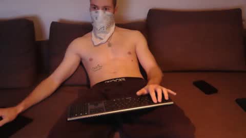 wolf021221 online show from April 13, 8:15 am