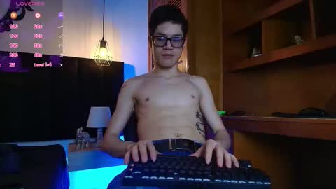  W O L F  online show from March 18, 11:46 am