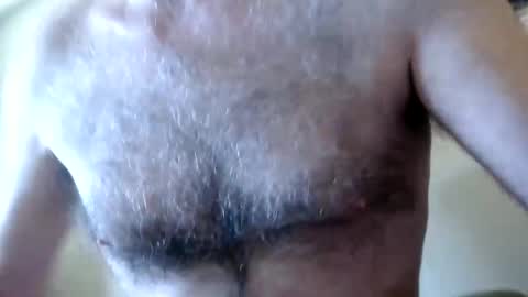 WoodieSays online show from April 17, 8:00 pm