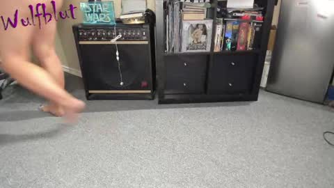 Snapshot of wulfblut chatting on October 12, 11:37 am wulfblut online show from October 12, 11:37 am