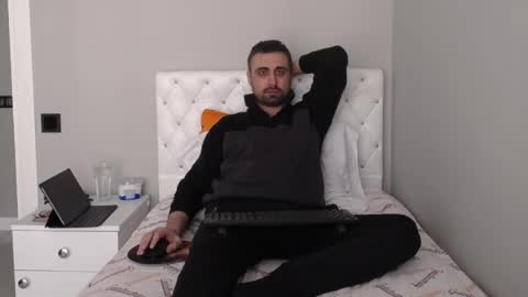 Mr. Lonely online show from April 14, 10:48 am