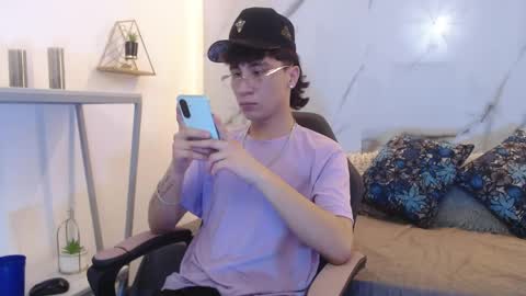 xandergrey8 online show from April 12, 7:59 pm