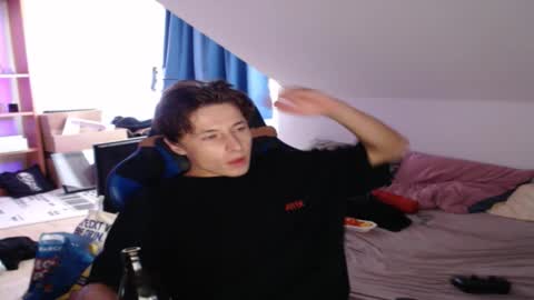 Snapshot of xandiigmusik chatting on September 9, 3:22 pm rx4per online show from September 9, 3:22 pm