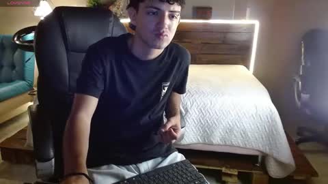 xebastwink online show from April 6, 7:25 pm