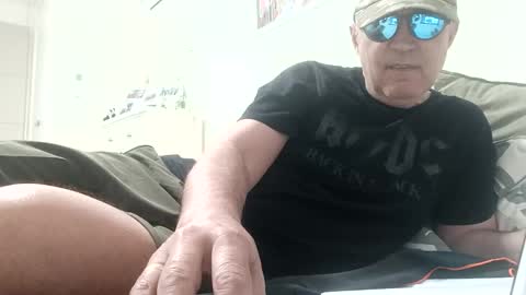 xman4you69 online show from May 5, 11:27 pm