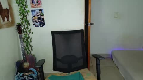 xtranherr online show from April 6, 4:46 am