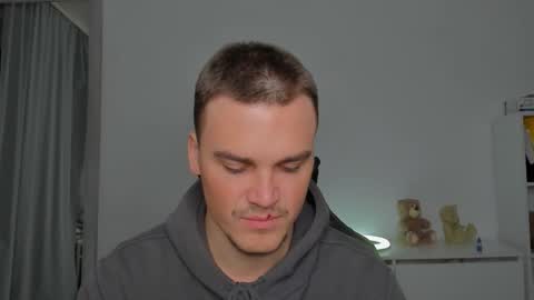 raul online show from November 25, 4:25 am