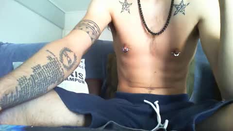 Snapshot of xxbooba_valentinoxx chatting on September 20, 9:09 am xXBooba ValentinoXx online show from September 20, 9:09 am