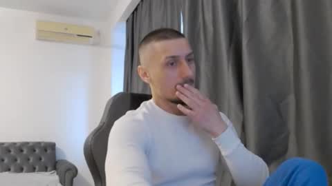 Snapshot of xxx_alejandro chatting on March 2, 9:10 am xxx_alejandro online show from March 2, 9:10 am