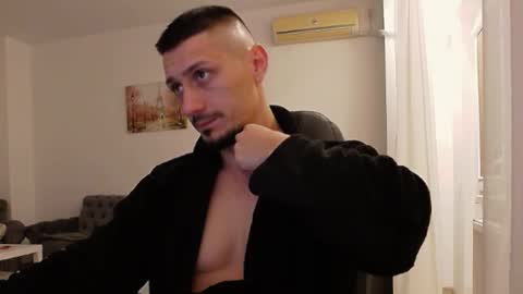 Snapshot of xxx_alejandro chatting on October 13, 5:35 am xxx_alejandro online show from October 13, 5:35 am