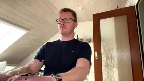 Alex online show from April 21, 1:28 pm