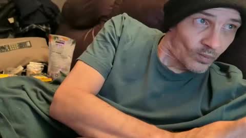 Snapshot of xxxfredmtlxxx chatting on January 17, 9:17 am xxfredmtl18xx online show from January 17, 9:17 am