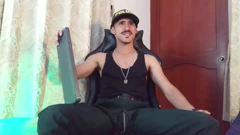 Kev online show from April 10, 7:43 pm