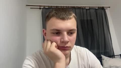 Leo online show from February 28, 9:25 pm