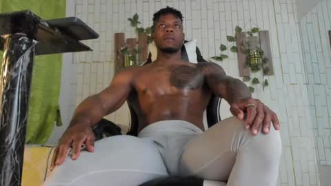 yacksson_lawrence online show from January 13, 1:02 am