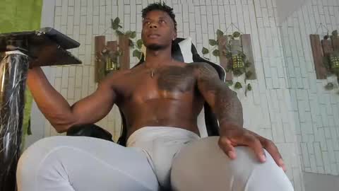 yacksson_lawrence online show from February 10, 1:57 am