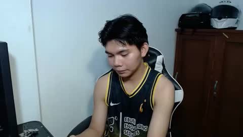 Eian online show from November 18, 7:50 pm