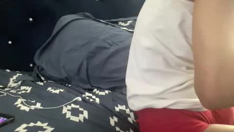 Yeahitsrell online show from April 7, 1:00 pm