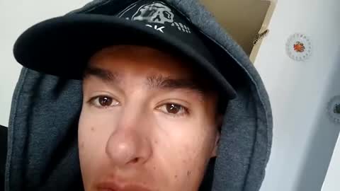 yeisongomezz online show from February 27, 7:04 pm