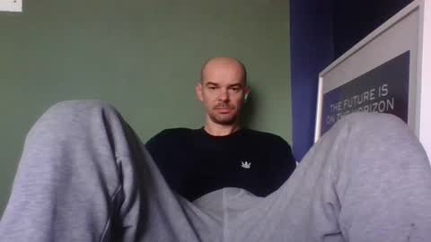 yewloo online show from November 7, 6:50 am