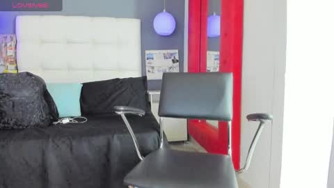 Yiyo online show from February 24, 6:49 am