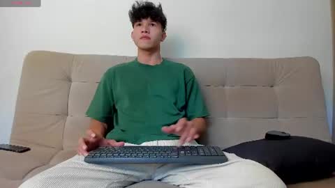 yizus_bonz online show from June 28, 3:18 pm