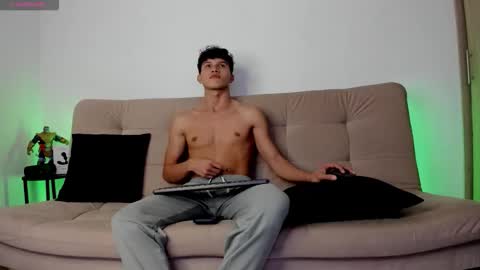 yizus_bonz online show from November 20, 10:52 pm