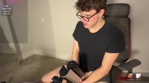 yngdesire1 online show from March 19, 9:34 am