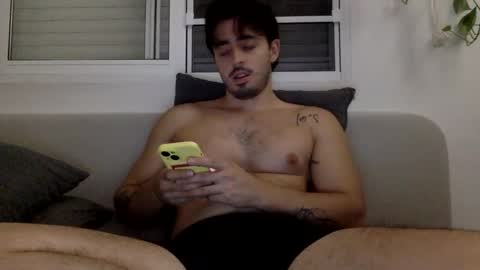 yngspaniard online show from October 3, 6:02 pm