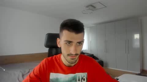 Snapshot of yoda130305 chatting on November 1, 2:10 pm yoda130305 online show from November 1, 2:10 pm