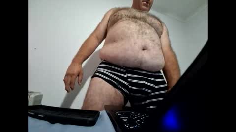 yogi78bear7878 online show from January 1, 10:54 am