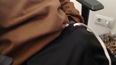 yokaxondoo online show from April 6, 8:04 am