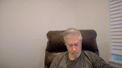 Colorado Guy Straight online show from November 8, 1:36 pm