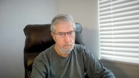 Colorado Guy Straight online show from September 22, 1:10 pm