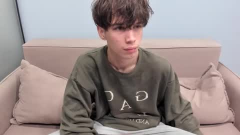 your_shy_guy online show from February 9, 6:07 am