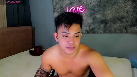 yourasian_bradley online show from January 17, 1:03 pm