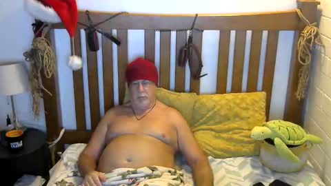 A Man online show from December 25, 2:56 pm