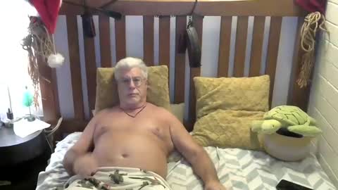 A Man online show from December 24, 12:22 pm