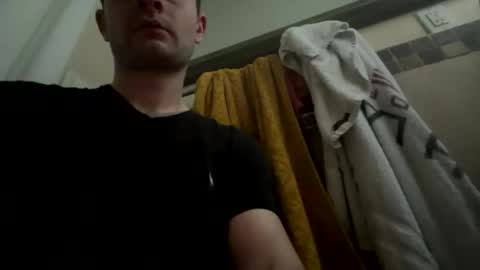 yourwhiteislandboy online show from January 16, 12:41 pm