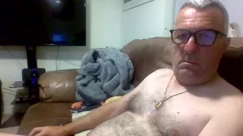 Daddiesgirl online show from July 19, 3:12 am