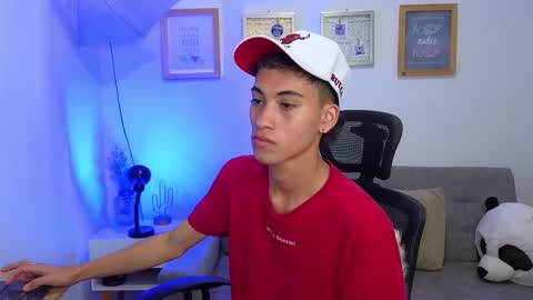 yulian_vasquez online show from November 20, 3:55 pm