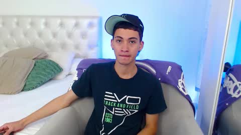 yulian_vasquez online show from February 17, 7:24 pm