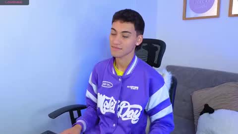 yulian_vasquez online show from September 24, 12:36 pm