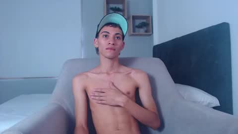yulian_vasquez online show from February 18, 12:28 pm