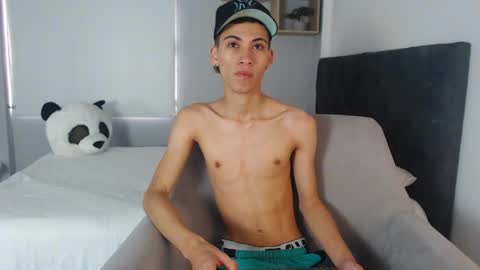 yulian_vasquez online show from March 11, 12:17 pm