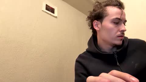 yungstudbev online show from January 6, 6:23 pm