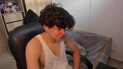 yurii_moody online show from November 13, 7:40 pm