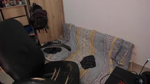 yurii_moody online show from November 27, 11:08 pm