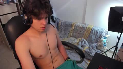 yurii_moody online show from October 16, 7:00 pm